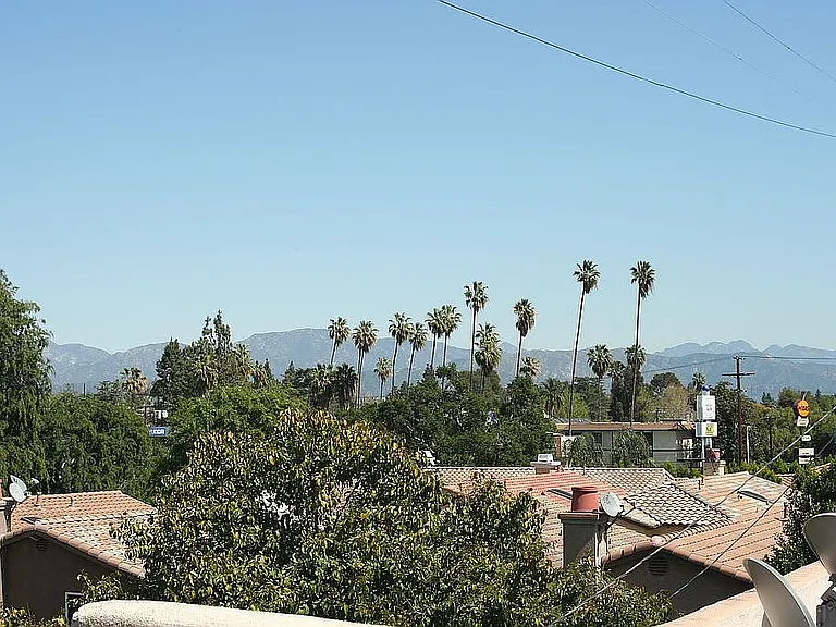 5242 Vesper Ave — Photo 2