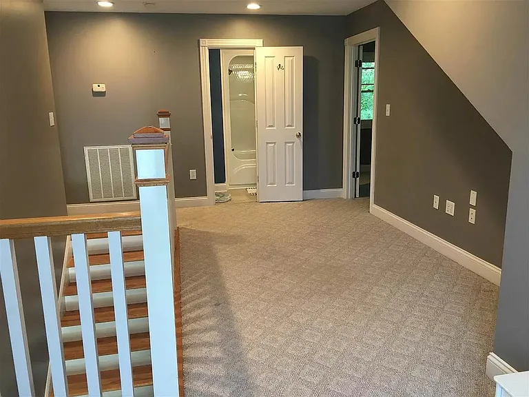 209 N Bedelia St — Photo 36