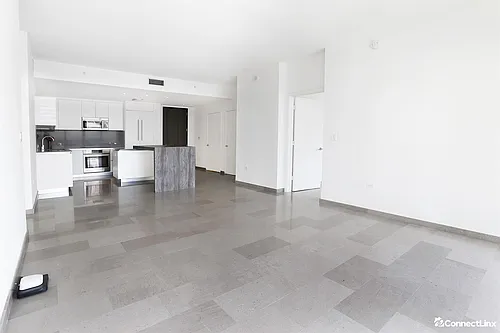 88 SW 7th St #1709 Photo 1
