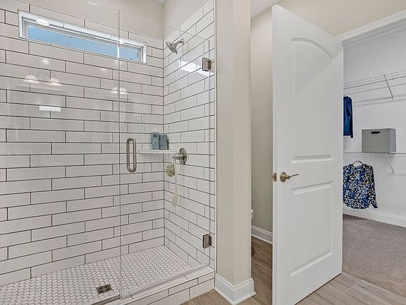 The Georgetown Owner s BAth This is a model representation, not a model home