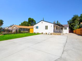 22041 Schoolcraft St, Canoga Park, CA 91303