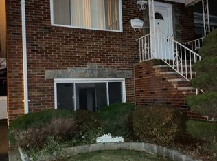 218 Desoto Pl, Cliffside Park, NJ 07010