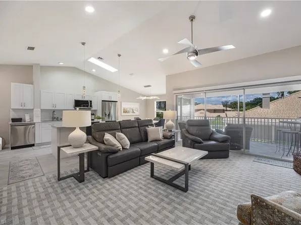 290 Emerald Bay CIR #L5, NAPLES, FL 34110