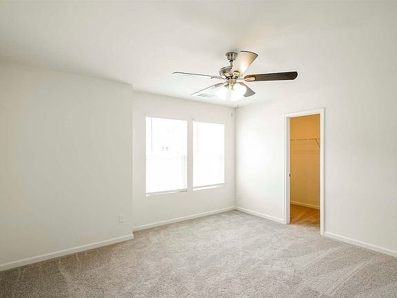 2nd image of 441 Brook Ave #1