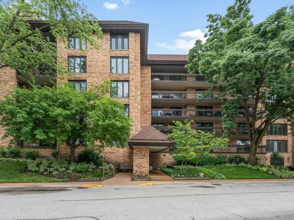 1671 Mission Hills Rd APT 106, Northbrook, IL 60062