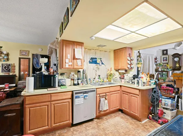 1831 NW 40th Street, Oakland Park, FL 33309