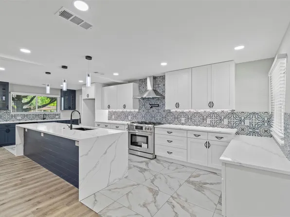 1537 W Red Bird Ln, Dallas, TX 75232