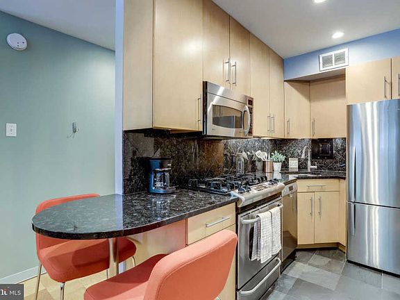 3rd image of 1200 N Nash St APT 204