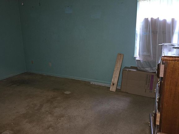 4th image of 2707 Bob White Court