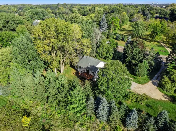 7645 Military Rd, Woodbury, MN 55129