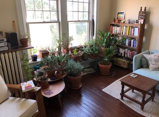 747 10th St SE APT 3, Washington, DC 20003