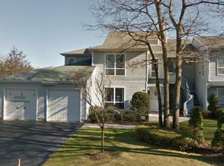 59 Lakeview Dr #12, Manorville, NY 11949