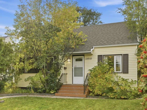 10910 117th St NW, Edmonton, AB T5H 3N6