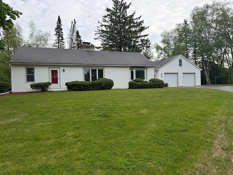 W181N9052 Melanie Ln — Photo 1