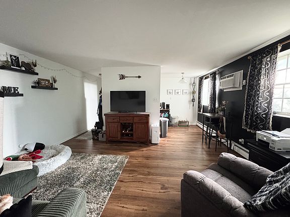 2nd image of 130 N 2nd St #Bb