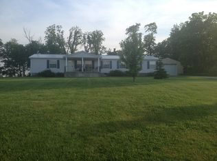 102 Chiefs Ln, Augusta, KY 41002