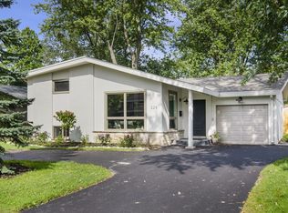 228 Voltz Rd, Northbrook, IL 60062