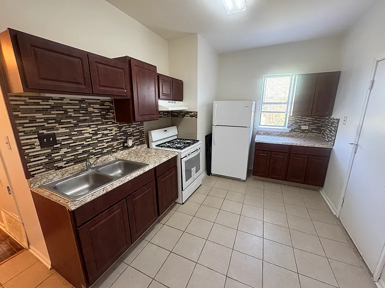 1029 E 62nd St #3 — Photo 11