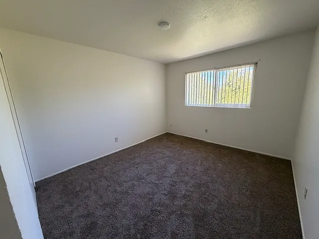 123 E Walnut St #F — Photo 2