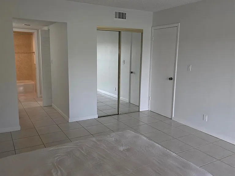 3905 N Nob Hill Rd #206 — Photo 32