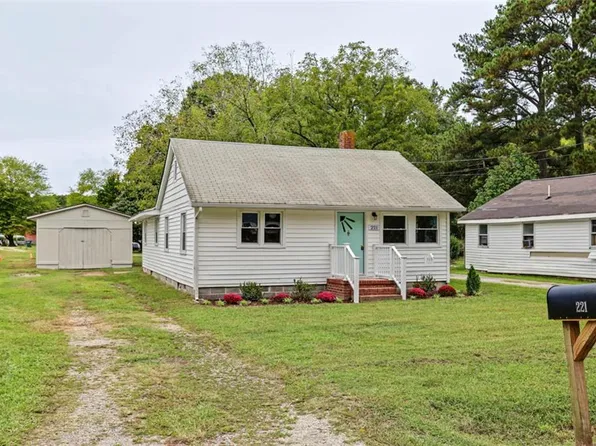 221 Firby Rd, Yorktown, VA 23693