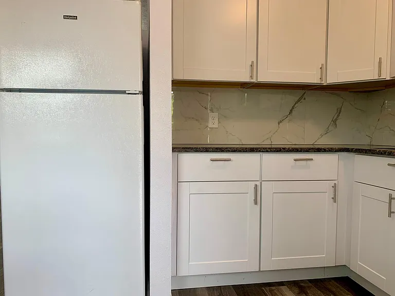 305 Thomas St #7 — Photo 16