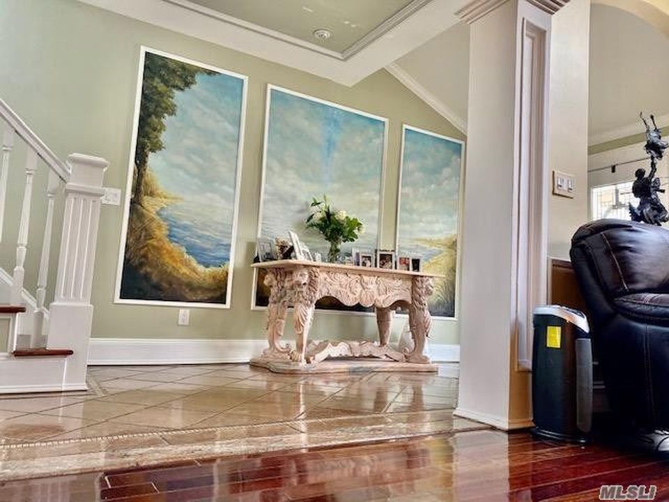 4 Bed 4 Bath Property, New York • 2,550 Sq Ft
