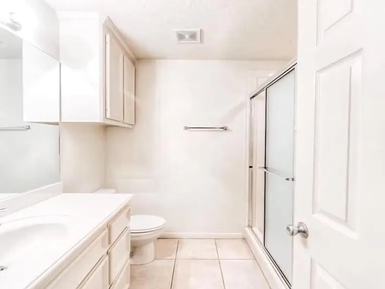 614 Foster St — Photo 12