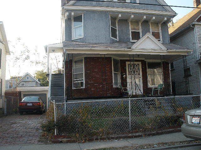 1st image of 1592 E 94th St