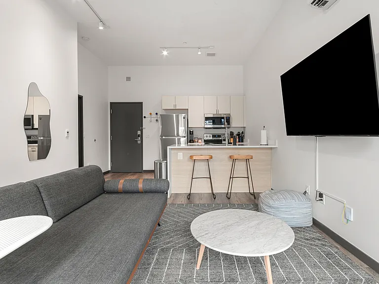 Exhibit A2 Apartments — Photo 8