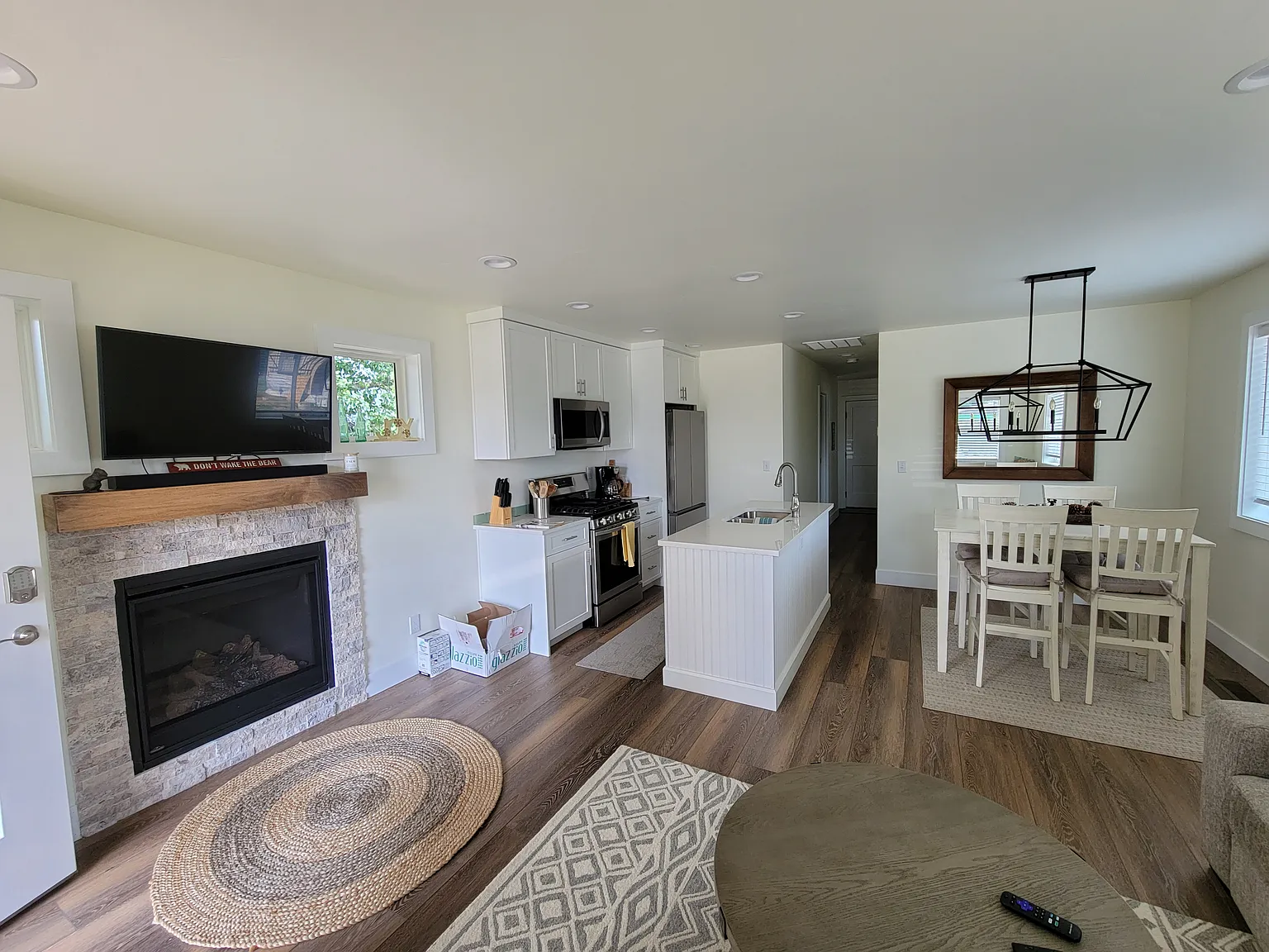 2 bed, 781 sqft, $1,600 — Photo 3