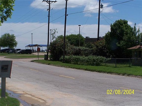 4th image of 609 Dakota Dr