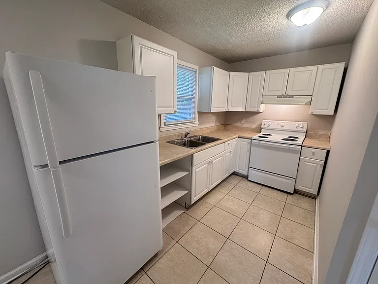 401 Beaverbrook Dr — Photo 5