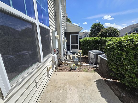 5th image of 7209 Ladbrooke St