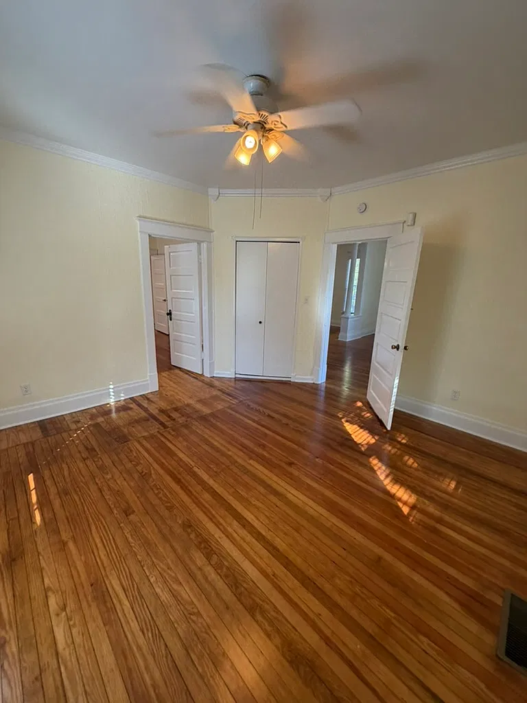 2 bed, 1100 sqft, $2,400 — Photo 2