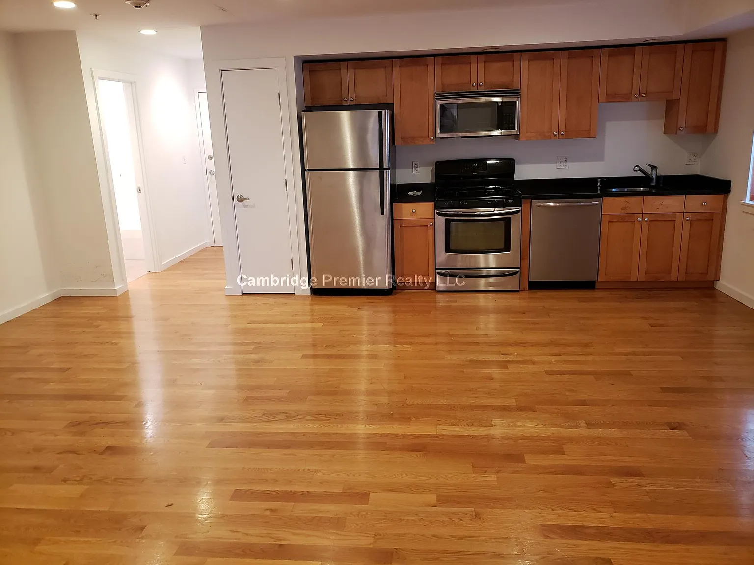 2 bed, 575 sqft, $3,350 — Photo 2
