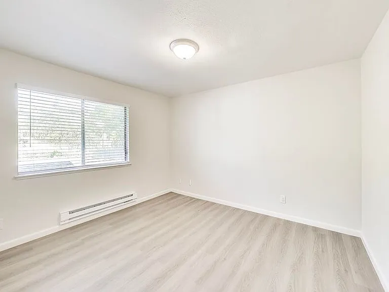 16424 Foothill Boulevard — Photo 19