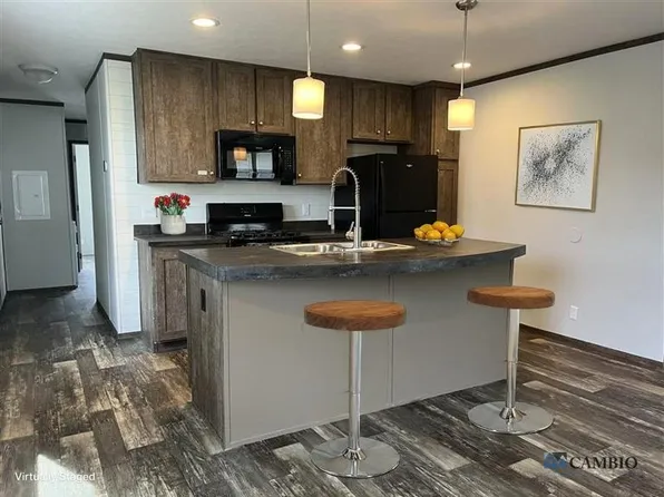 22 Canary Hill Dr, Lake Orion, MI