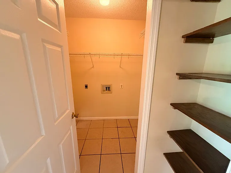 3905 Heatherwoods Dr — Photo 6