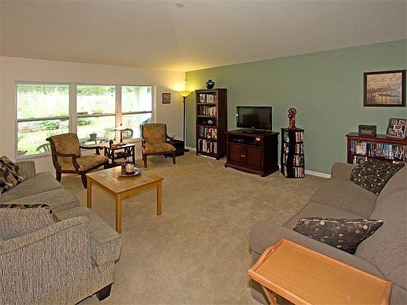 4th image of 3414 Heath Dr