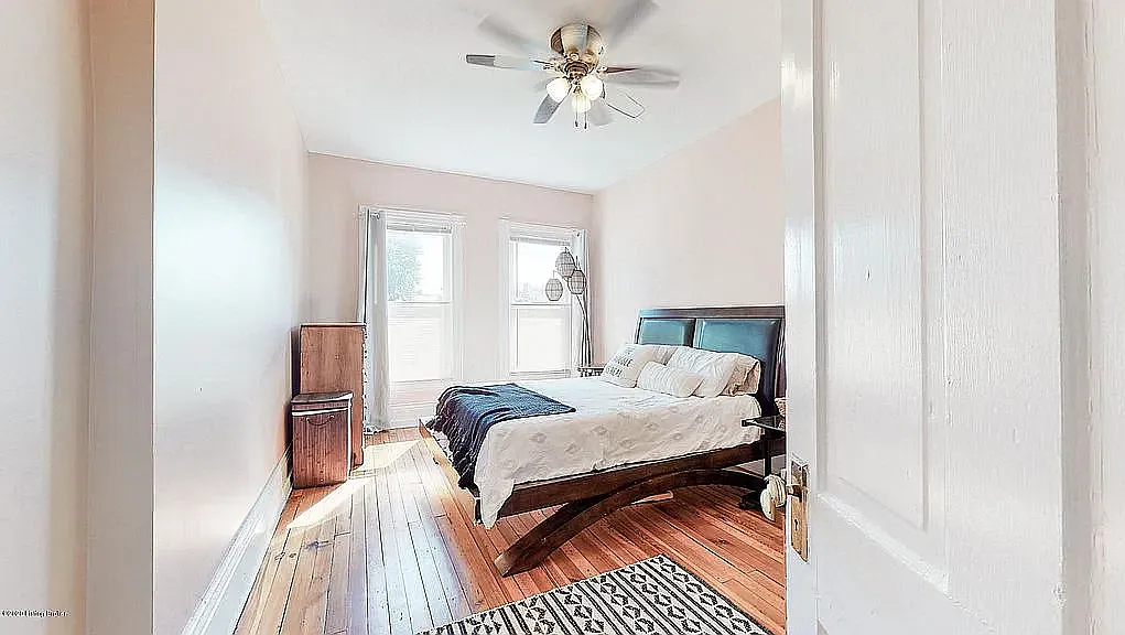 115 Vernon Ave — Photo 4