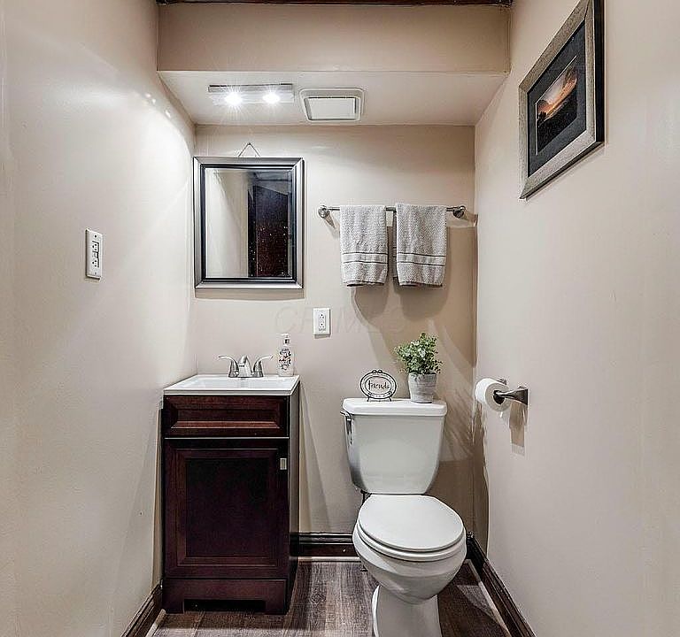 1st image of 754 Mimosa Pl