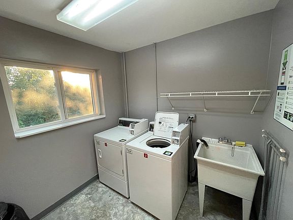 4th image of 304 N Carter St Unit 202