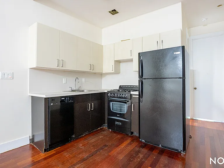 757 Hart St #3R — Photo 7