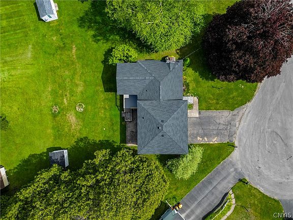 4th image of 810 Hillview Dr