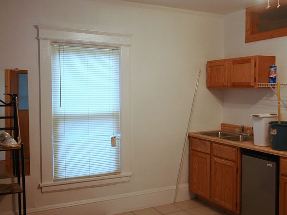 2nd image of 1821 Rosalind Ave