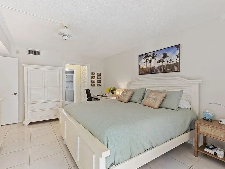 5380 Cedar Lake Dr #304 — Photo 18