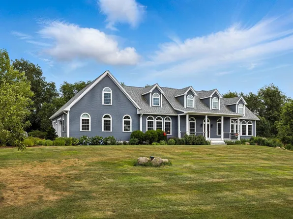 8 Wadleigh Lane, Hampton Falls, NH 03844