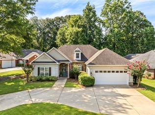 1944 Hillbrook Cir, Auburn, AL 36830