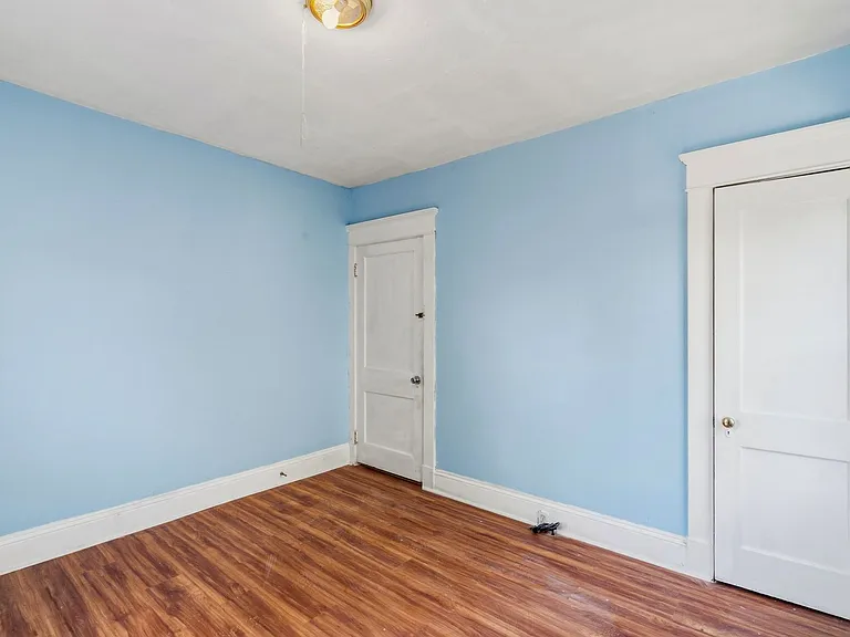 371-373 Oakland Street — Photo 14
